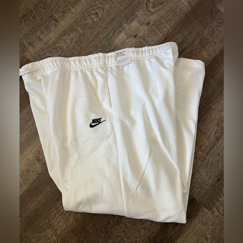 Nike Sportswear Club Fleece Midrise Wide-Leg Pants- Size‎ XXL